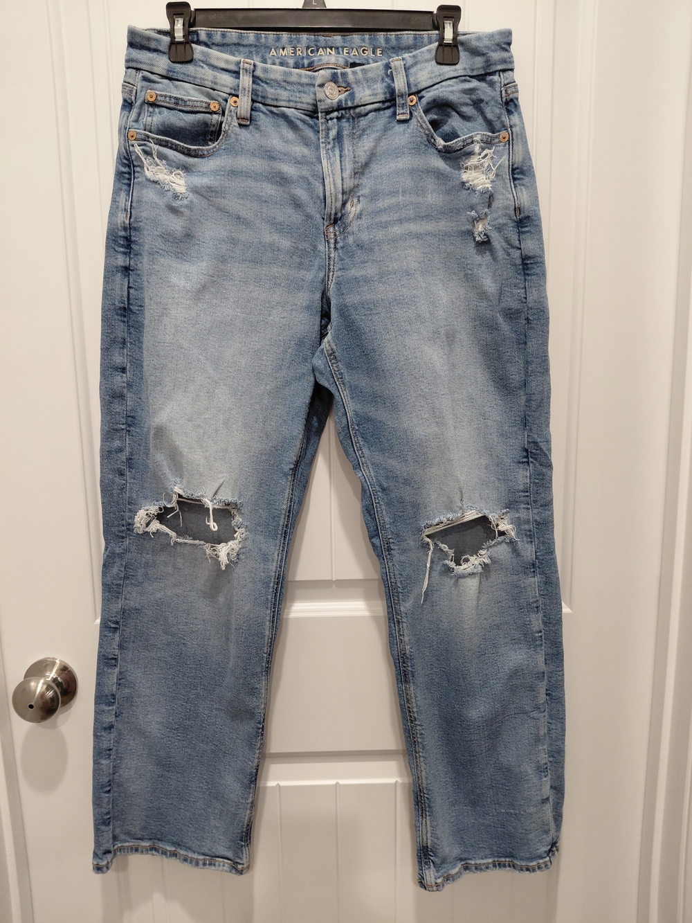 American Eagle Outfitters Light Wash Distressed Curvy Straight Leg Jeans Stretch